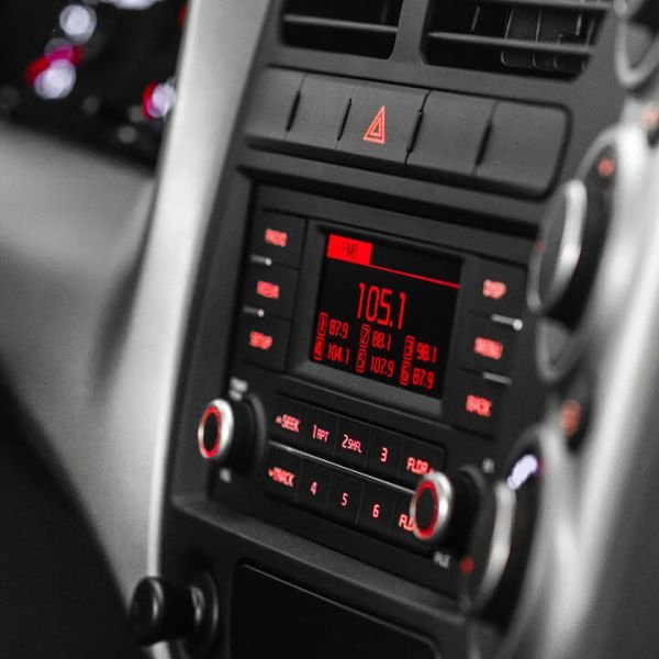 Consola C/ aux y usb