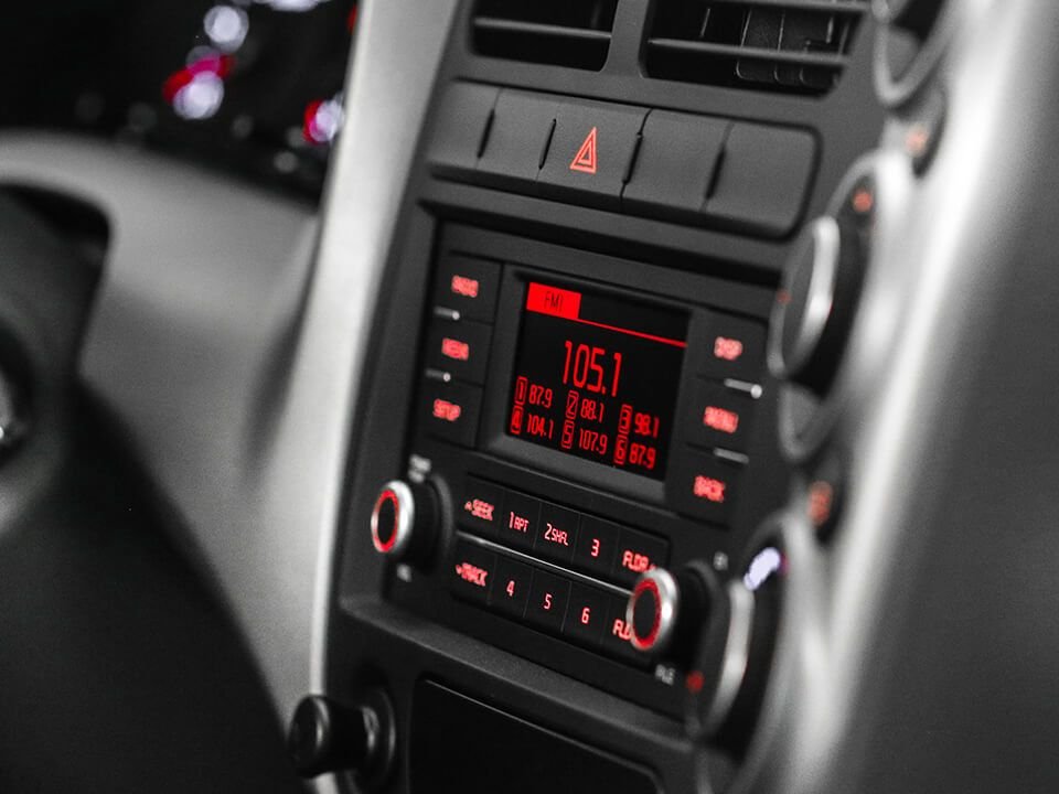 Consola C/ aux y usb